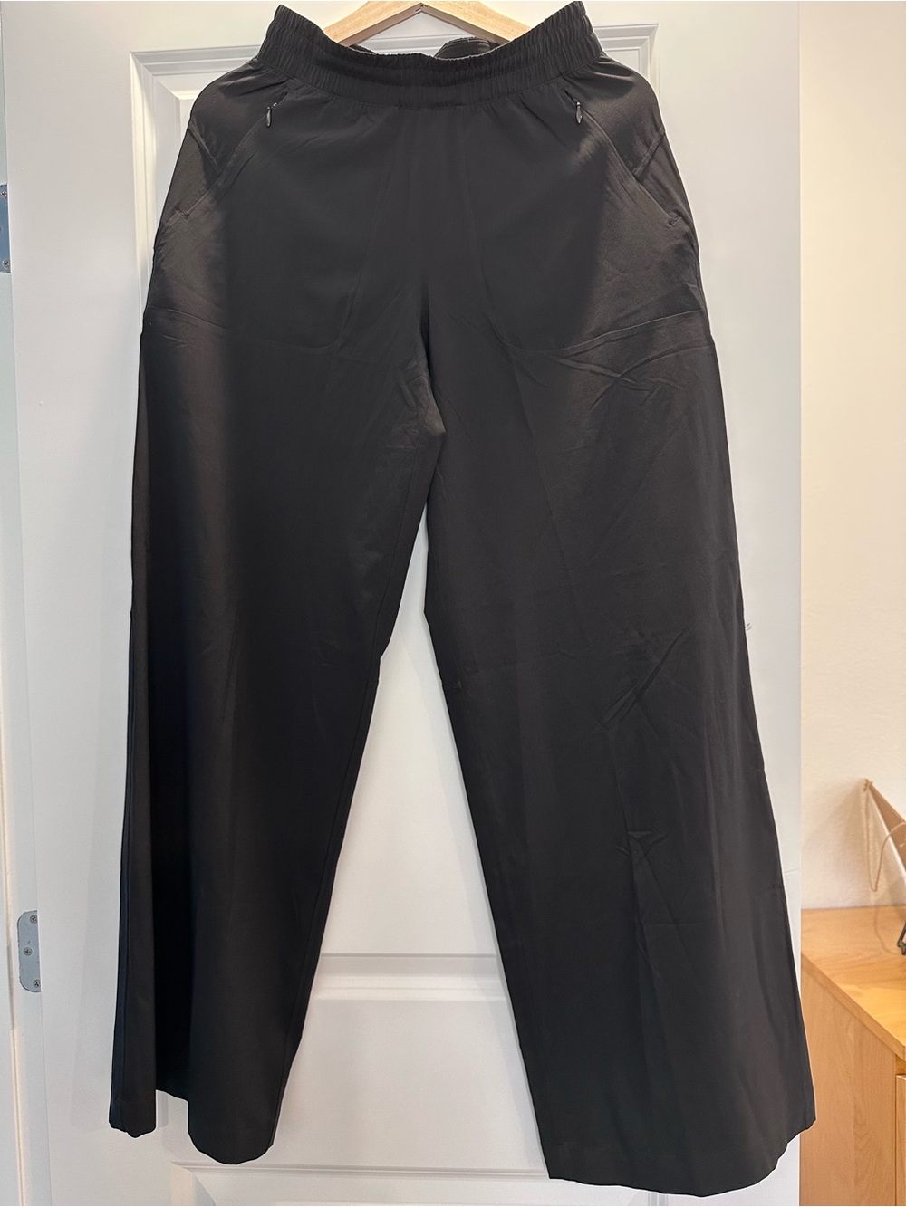lululemon athletica Swift Wide-Leg Mid-Rise Pant - Black size 4